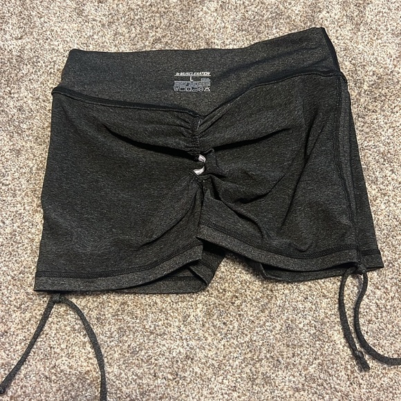 Muscle Nation Scrunch Shorts - Picture 6 of 7